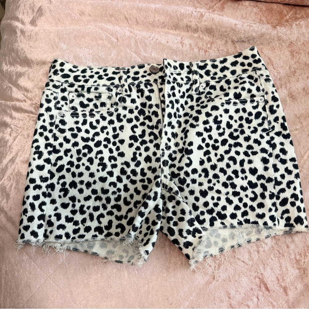American Eagle Outfitters Hi rise shorts size 8